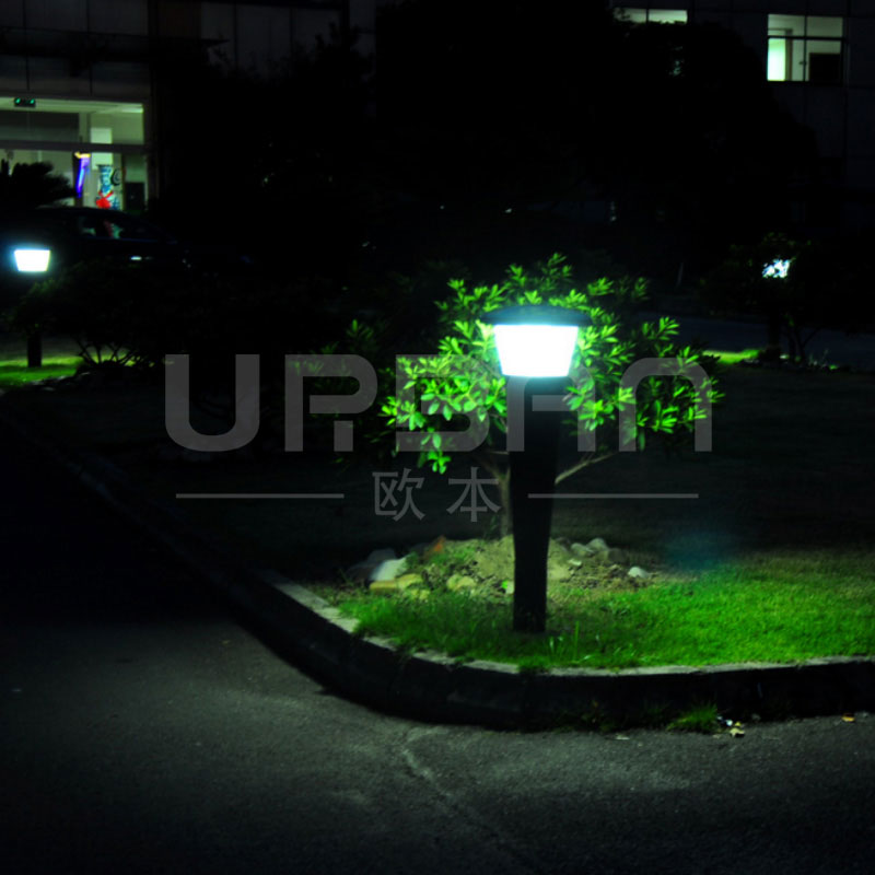 Solar Lawn Light